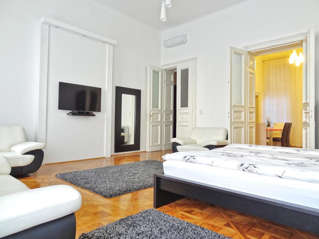 Erzsebet Boulevard Apartment Budapest Room photo